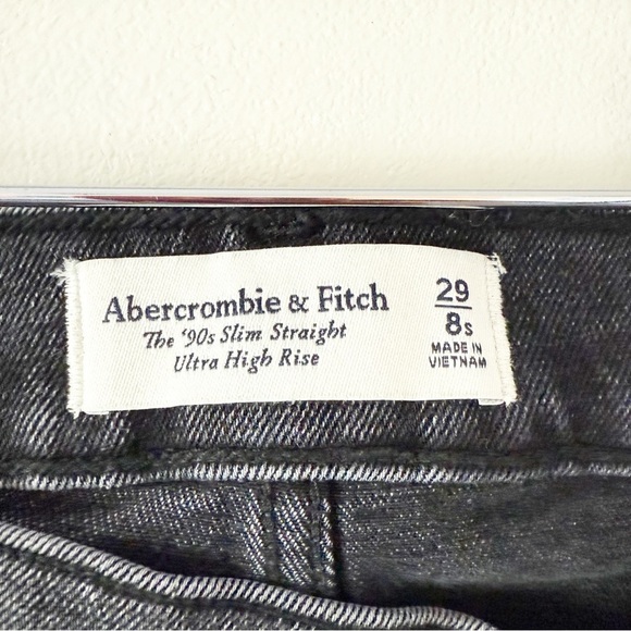 ABERCROMBIE The 90’s Slim Straight Ultra High Rise Jeans Black - Picture 8 of 9